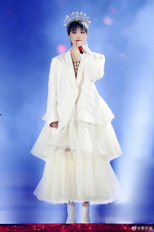 吃瓜娱乐圈李宇春,娱乐圈的瓜中女王，揭秘她的音乐与时尚之路